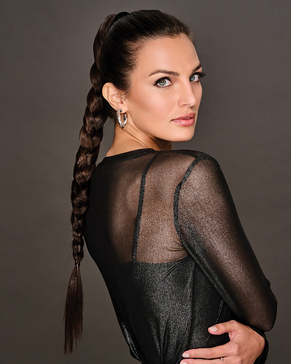 26" Braid Me Up Pony in R4 Midnight Brown